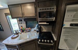 2021 Jayco Travel Trailer – Sleeps 10