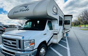 2018 Thor Motor Coach Four Winds 22B “Let’s Go!”