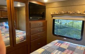 2017 Thor Motor Coach Chateau 29G HAL1830