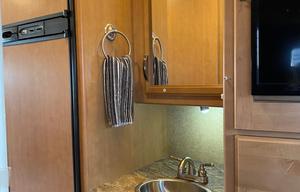 2016 Thor Motor Coach Axis 25.1