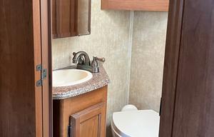 2014 Coachmen RV Leprechaun 320BH Chevy 4500