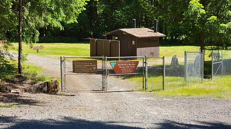 gate and driveway at Old Miner's Meadow