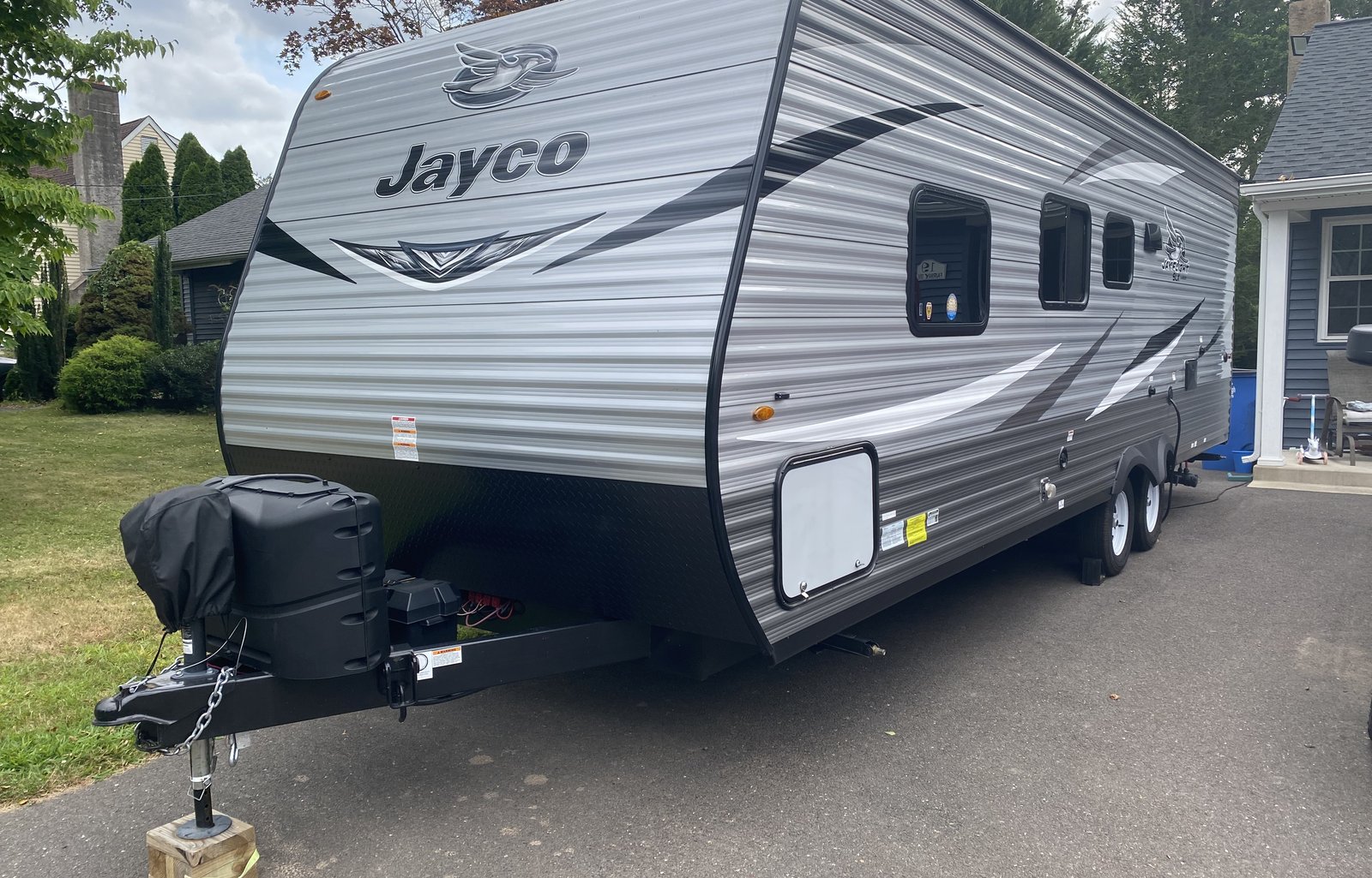 The Jay Bird's Home on the Road