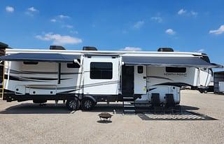 43' Jayco North Point, 5th Wheel, Sleeps 6