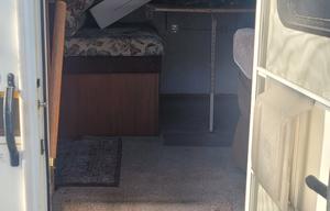 2000 Fleetwood RV Bounder 28T RV rental photo 14