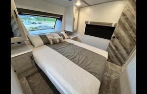 Family Bunkhouse RV w/ Starlink