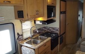 2017 Thor Motor Coach Four Winds 22B