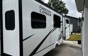 2022 Coachmen RV Freedom Express Liberty Edition 310BHDSLE