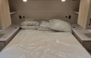 Solaire BRAND New 3 bedroom HIDDEN PANTRY Sleeps8