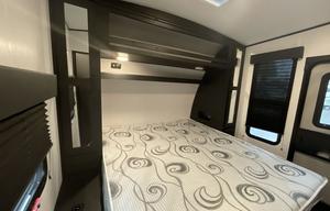 2022 Fuel 305 RV rental photo 4