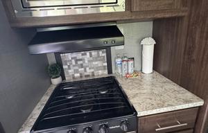 Haven on wheels! 2018 Crossroads Zinger Sleeps 10+
