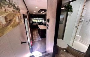 Modern 5th Wheel: Fireplace, Island & 2 Queens
