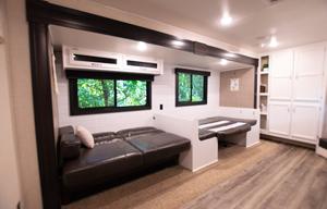 Adventure Express Camper Rental  2018 Jayco 284BHS