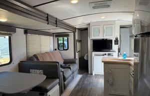 The Hitch Hiker, 32 ft. bunkhouse, 30 amp sleeps 8