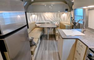 2022 Flying Cloud 25RB Twin RV rental photo 7