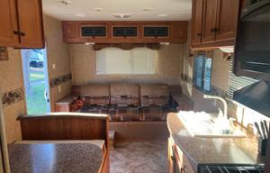 2011 Heartland Trail Runner 25 RLQ RV rental photo 2