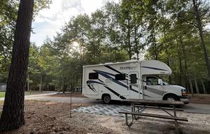 "Dorothy" - Easy Drive-24' Thor Elite - Sleeps 4-6