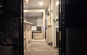 2022 Shadow Cruiser 240BHS RV rental photo 5