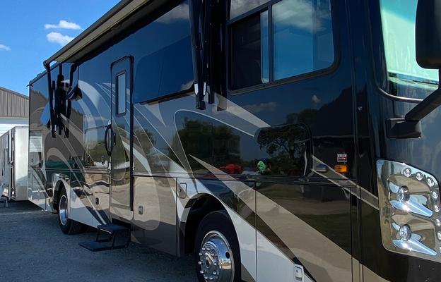 2019 Coachmen Sportscoach SRS 339DS DIESEL PUSHER