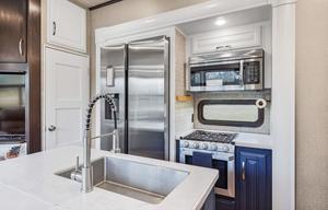 2018 Grand Design Momentum 351M ( Delivery Only)