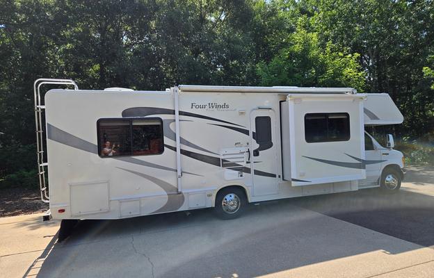 07 Four Winds 5000 - FULLY STOCKED & Pet Friendly!