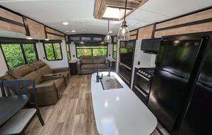 Outback: Chef's kitchen, King bed, 3 slides, Solar
