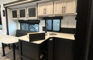 2022 Fuel 305 RV rental photo 24