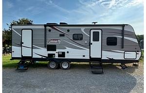 2019 Coleman Lantern 263BH –Spacious Family Camper
