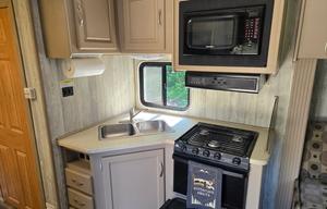 07 Four Winds 5000 - FULLY STOCKED & Pet Friendly!