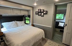 Relaxing Luxury RV Rental w/bunkhouse