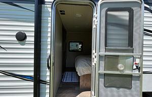 Beautiful Palomino Puma XLE Lite 25RSC