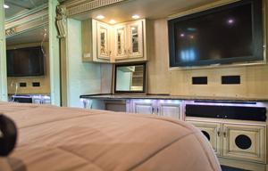 2008 American Coach American Heritage 45B