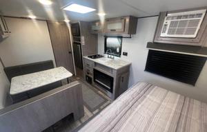 2021 Dutchmen RV Coleman 17R- Free Generator