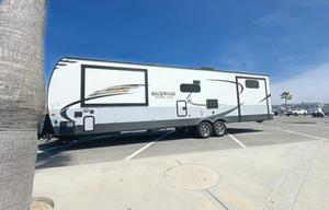 T4 2020 RockWood Ultralite 2910SB** Sleeps 10!!