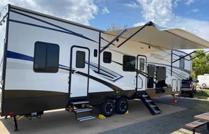 Toy hauler fun “Bring the kids and Toys”