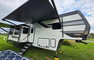 The Rolling Retreat | Luxury, Comfort & Adventure