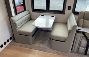 Brand New Dynamax DX3! luxury on wheels