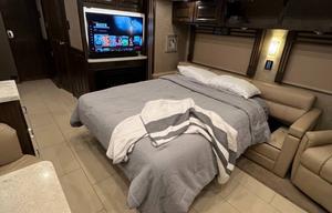 Luxury Coach - Quiet Diesel Pusher - Starlink