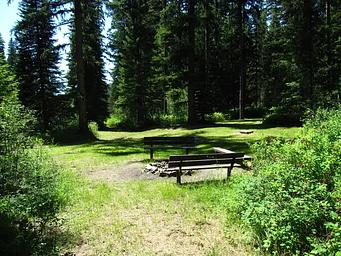 09, Loop: WHITETAIL YURT