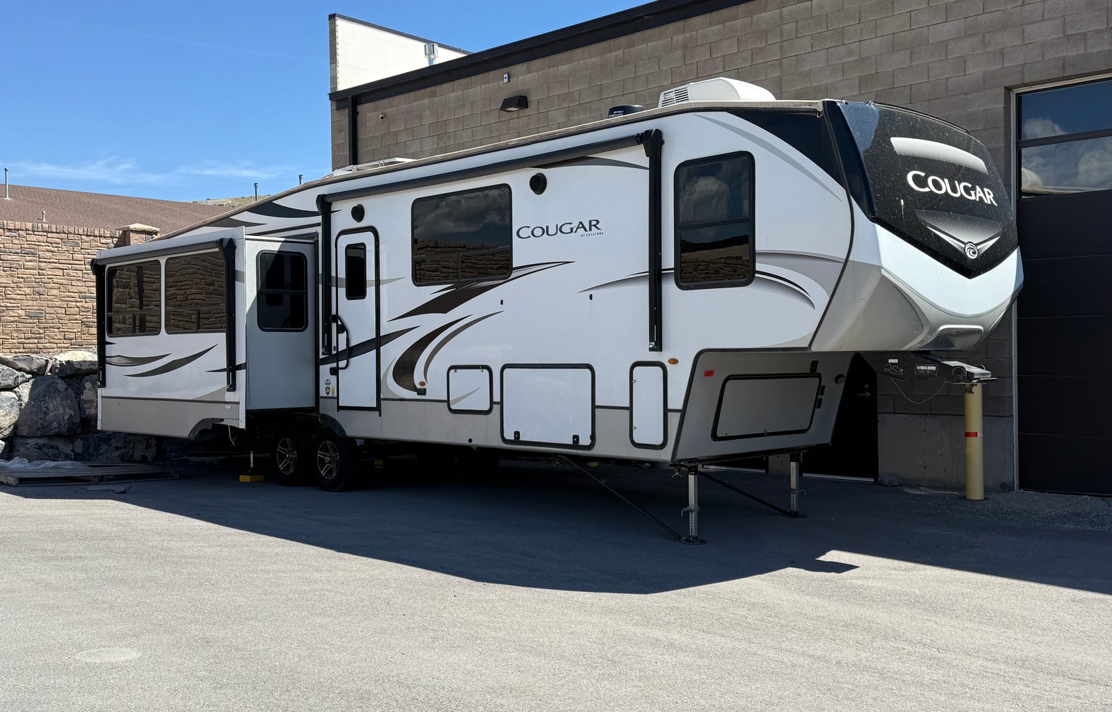 2022 Cougar 368MBI – King Bed + Bunk Room