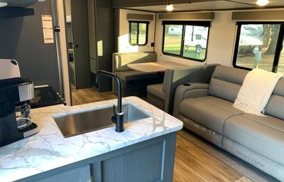 The Voyager~ 2 bed/1 bath Quad bunks, sleeps 8