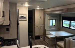 2024 Couchman - Perfect for Your Next Adventure!