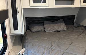 2022 Heartland North Trail 26DBS RV rental photo 4