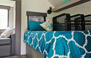 2023 Coleman 17B RV rental photo 4