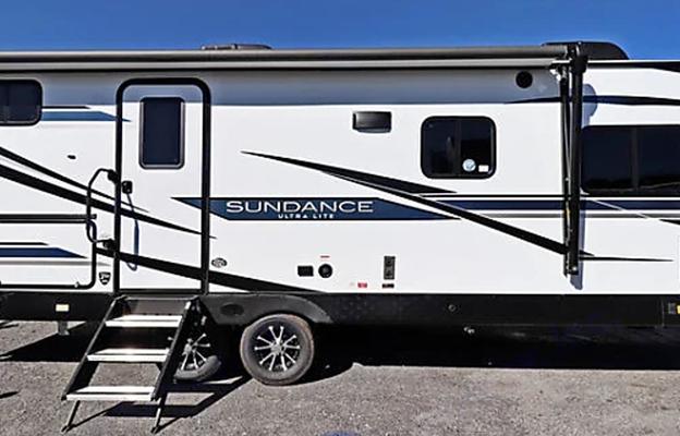 Family-friendly and spacious camper.
