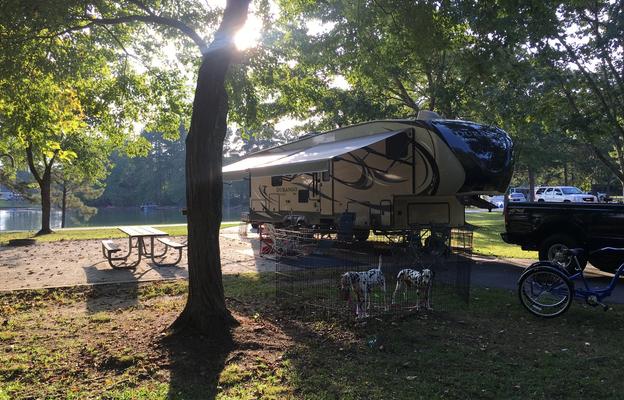 Fully Stocked 5th wheel KZ Durango 3 Queen Beds