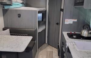 ★FULL size BUNKS★Sleeps 6★Exit 407