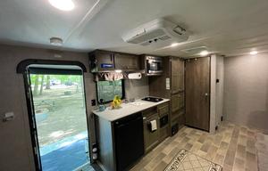 2020 Dutchmen RV Coleman Lantern LT Series 18FQ
