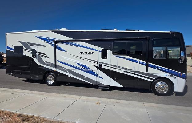 2024 Outlaw Wild West Edition 38K RV rental photo 1