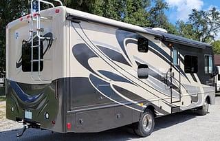 Holiday Rambler Admiral 32H